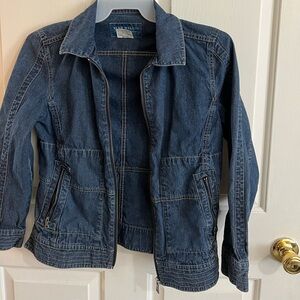 Blue Willis  jean jacket in great condition size medium women’s